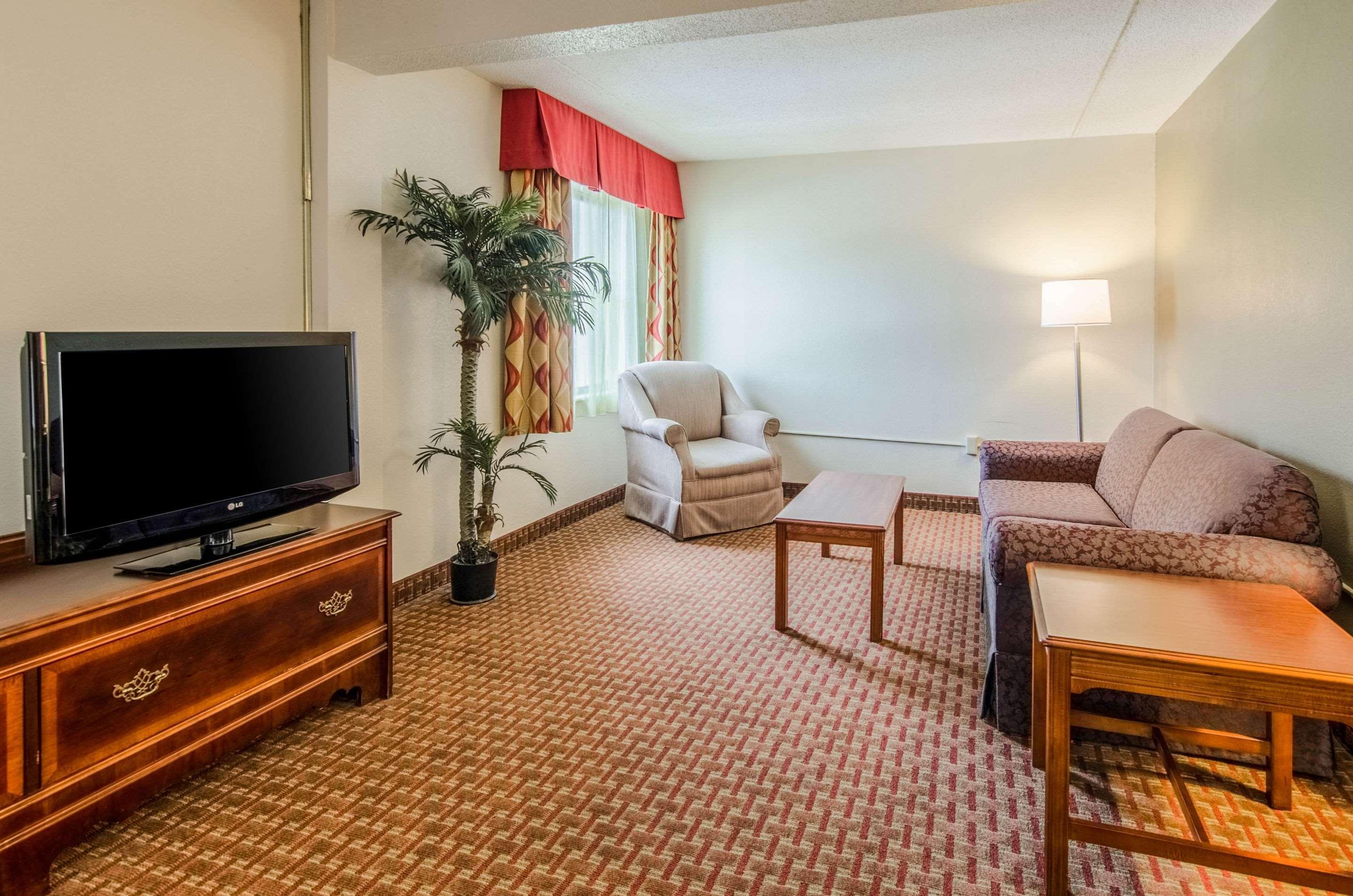 Quality Inn & Suites Lexington Near I-64 And I-81 Timber Ridge Exteriör bild