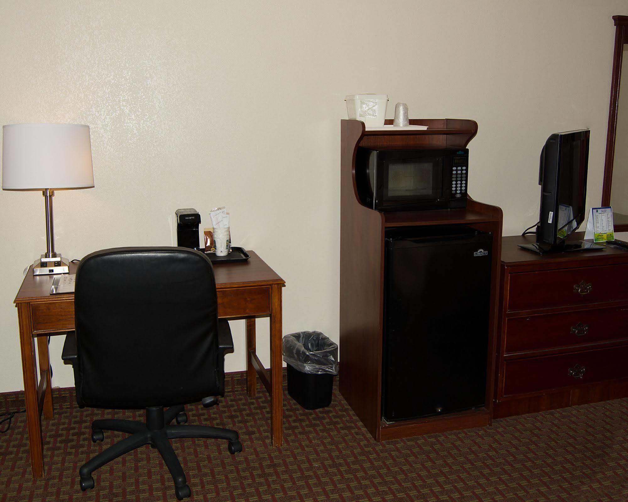 Quality Inn & Suites Lexington Near I-64 And I-81 Timber Ridge Exteriör bild