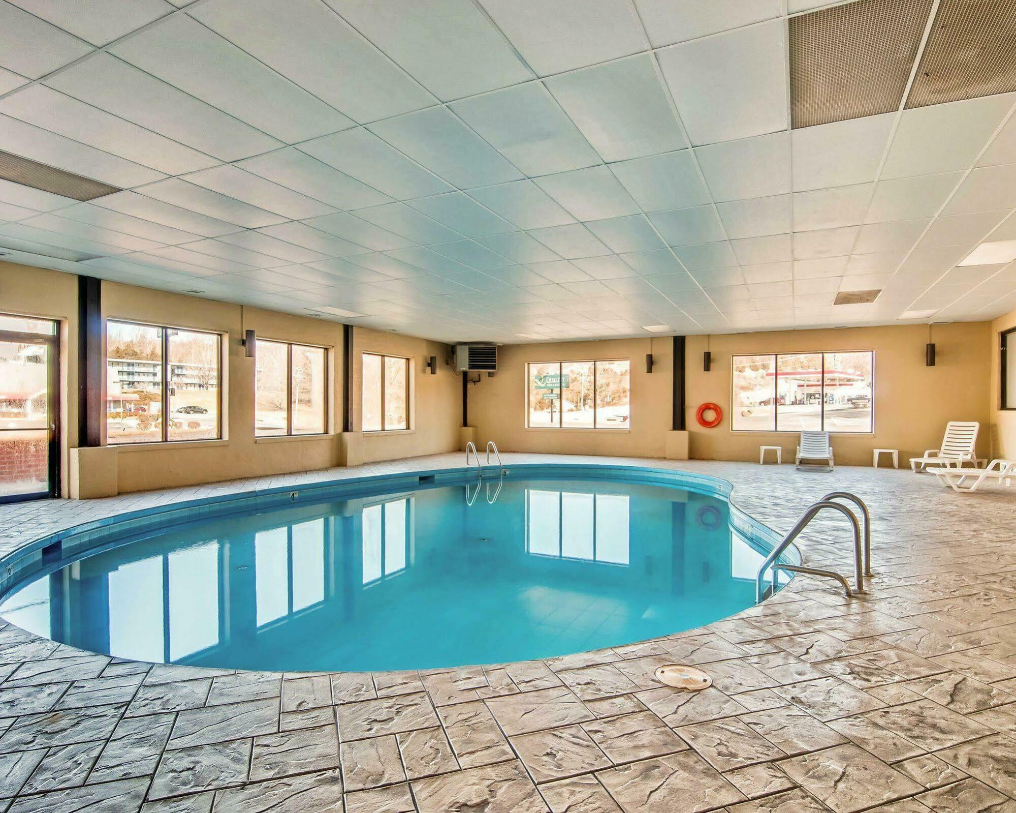 Quality Inn & Suites Lexington Near I-64 And I-81 Timber Ridge Exteriör bild