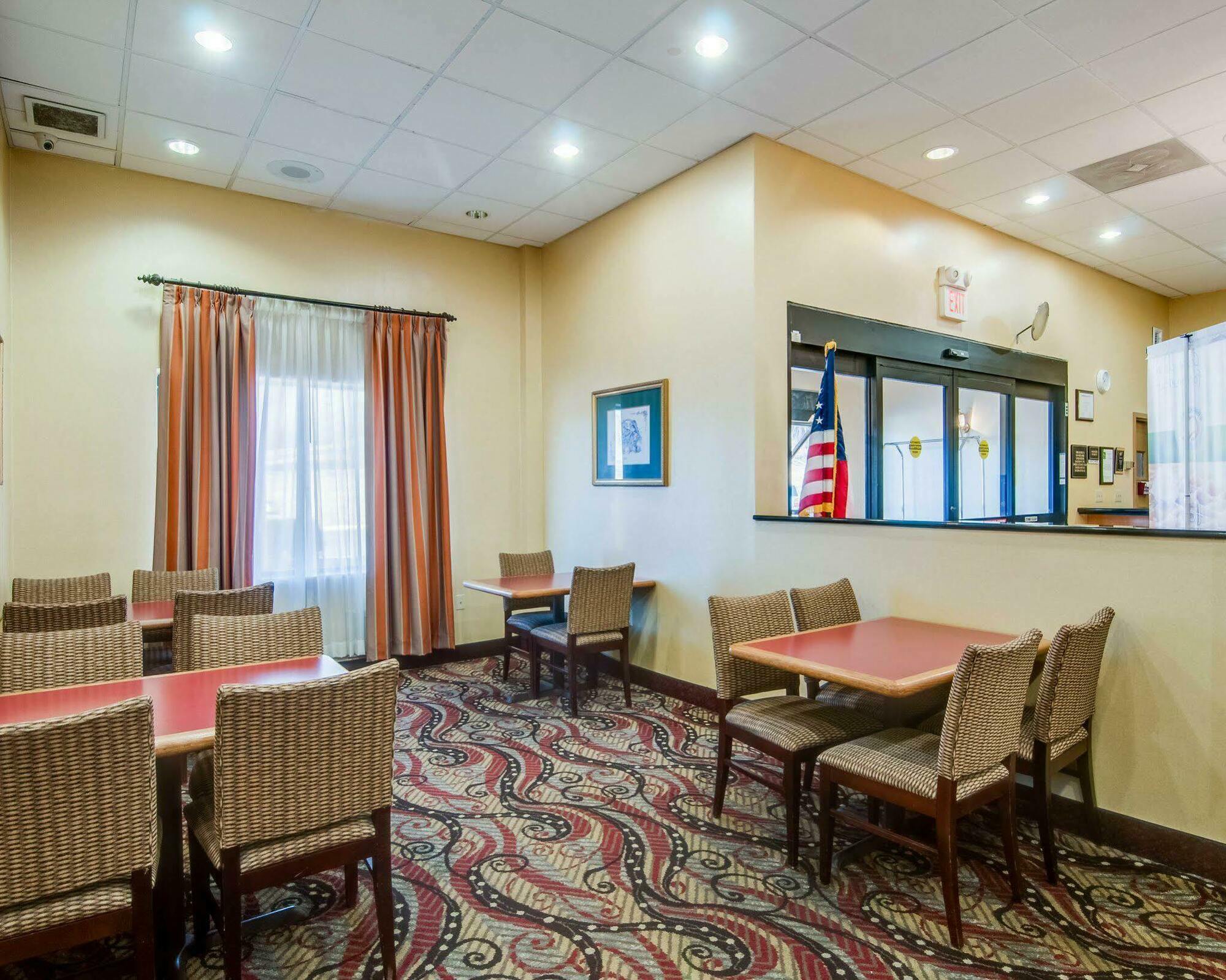 Quality Inn & Suites Lexington Near I-64 And I-81 Timber Ridge Exteriör bild